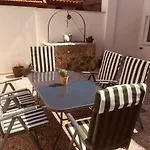 Apartment Acogedora Casa Con Patio En *