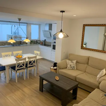 Acogedora Casa Con Patio En * El Tiemblo