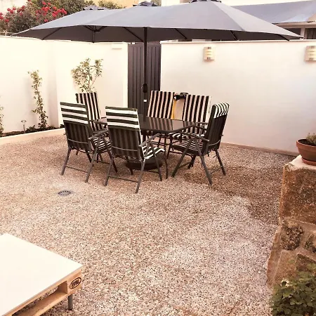 Apartamento Acogedora Casa Con Patio En El Tiemblo