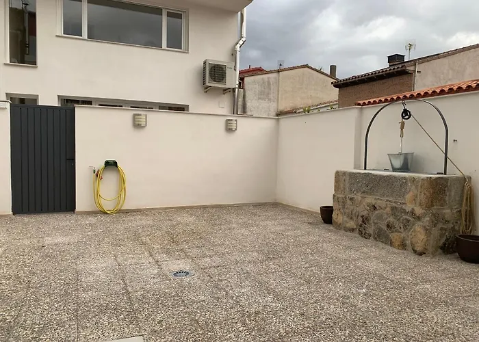 Acogedora Casa Con Patio En *